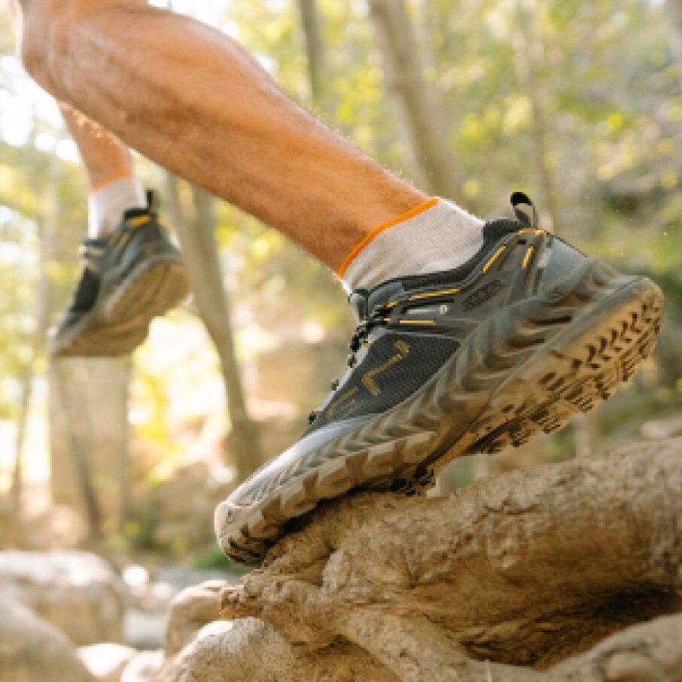 Zapatillas Impermeables Hombre Nxis Evo Negro-keen Amarillo